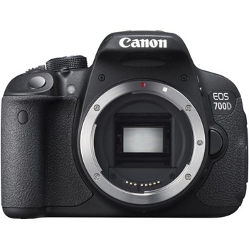 Canon EOS 700D 18-135
