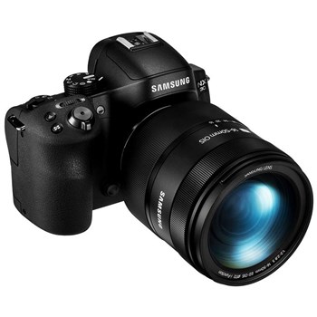 Samsung NX 30 + 18-55mm Lens