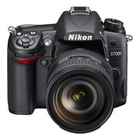 Nikon D7000 + 18-105mm Lens