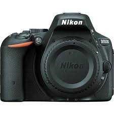 Nikon D5500 + 18-140mm