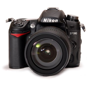 Nikon D7000 + 18-105mm Lens