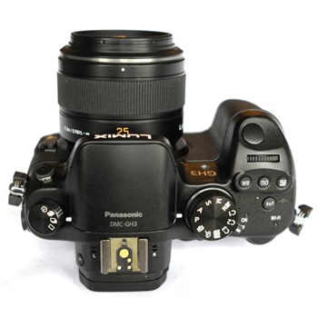 Panasonic DMC-GH3 + 12-35mm Lens